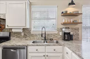 401 Mahon Hollow Dr, Waco, TX 76704 - Photo 9