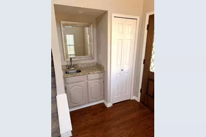 1000 Lamesa Court, Irving, TX 75063 - Photo 7