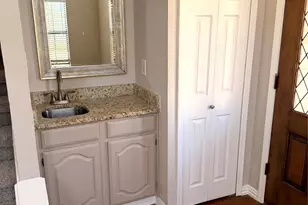 1000 Lamesa Ct, Irving, TX 75063 - Photo 7