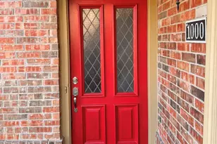 1000 Lamesa Ct, Irving, TX 75063 - Photo 3