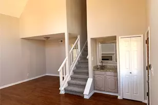 1000 Lamesa Ct, Irving, TX 75063 - Photo 5