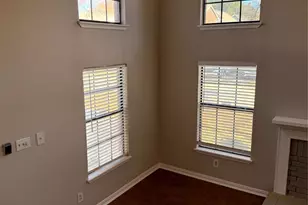 1000 Lamesa Ct, Irving, TX 75063 - Photo 25