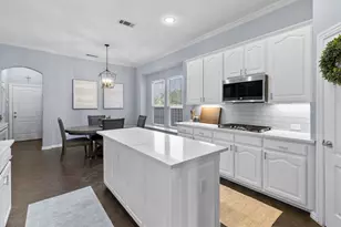 1709 E Branch Hollow Dr, Carrollton, TX 75007 - Photo 5