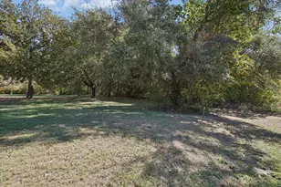 235 Wonder Dr, Springtown, TX 76082 - Photo 35