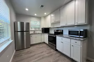 304 Oak St, McKinney, TX 75069 - Photo 3