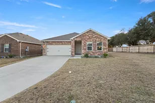 1645 Shadow Hawk Dr, Fort Worth, TX 76052 - Photo 3