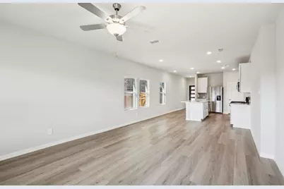 517 Clover Creek Drive, McKinney, TX 75071 - Photo 7