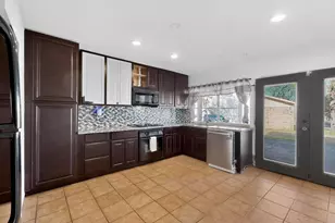 2026 Wildrose Ct, Carrollton, TX 75007 - Photo 5