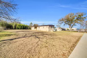 3107 Russell Rd, Arlington, TX 76001 - Photo 3