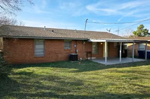 816 Leeper Dr, Denison, TX 75020 - Photo 9