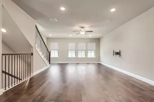 801 Cassandra Ct, Euless, TX 76040 - Photo 11