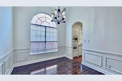 9137 Jasmine Lane, Irving, TX 75063 - Photo 5