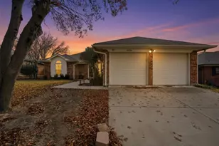 6004 Sundown Dr, Watauga, TX 76148 - Photo 5