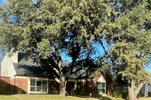 2105 Lavaca Trail, Carrollton, TX 75010 - Photo 3