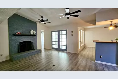 509 Chestnut Drive, Grand Prairie, TX 75052 - Photo 3