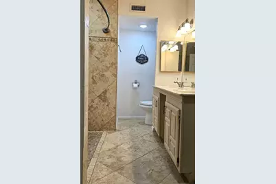 509 Chestnut Drive, Grand Prairie, TX 75052 - Photo 9