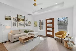 305 Garner Dr, Mabank, TX 75156 - Photo 3