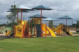 5228 Springlake Pkwy, Haltom City, TX 76117 - Photo 9