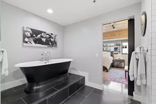 1999 McKinney Ave, Dallas, TX 75201 - Photo 21