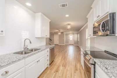 720 Rolling Terrace Circle, Granbury, TX 76049 - Photo 7