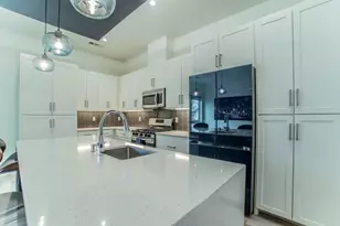 321 College Ave, Fort Worth, TX 76104 - Photo 9