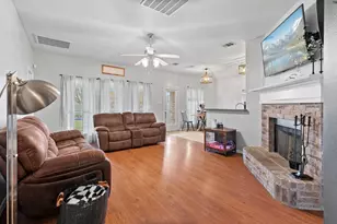 127 Lipan St, Greenville, TX 75402 - Photo 3