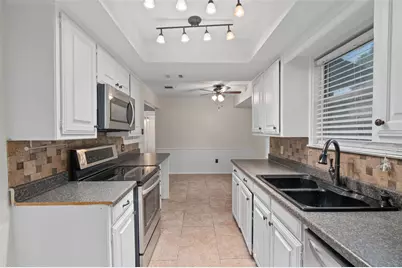 1304 Bradley Court, Cleburne, TX 76033 - Photo 3