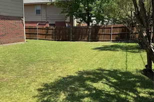 1114 Cherrytree Dr, Arlington, TX 76001 - Photo 7