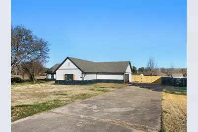 137 S Meadowbrook Drive, Pottsboro, TX 75076 - Photo 3
