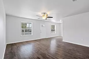 1851 Homeland St, Dallas, TX 75212 - Photo 13