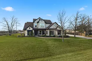 113 Bent Oak Dr, Aubrey, TX 76227 - Photo 1