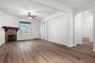 1217 Meadowlakes Dr, Azle, TX 76020 - Photo 11