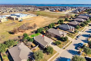 1217 Meadowlakes Dr, Azle, TX 76020 - Photo 33