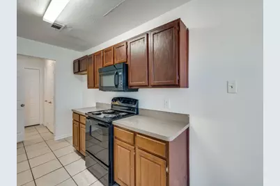 4516 Alamosa Street, Fort Worth, TX 76119 - Photo 5