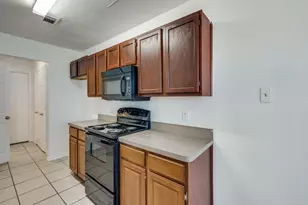 4516 Alamosa St, Fort Worth, TX 76119 - Photo 5