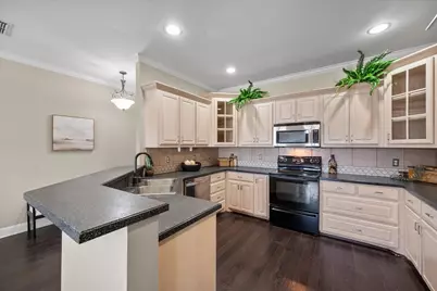 603 W 6th Avenue #203, Corsicana, TX 75110 - Photo 3