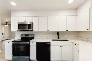 2821 NW 31st St, Fort Worth, TX 76106 - Photo 9