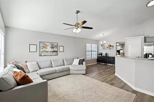 4126 Tarpon Ln, Grand Prairie, TX 75052 - Photo 9