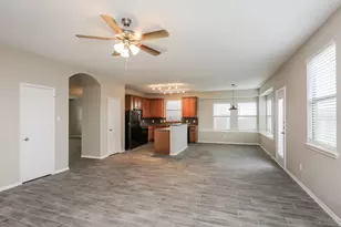 533 Crown Oaks Dr, Fort Worth, TX 76131 - Photo 3