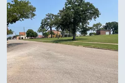 500 W Owings Street, Denison, TX 75020 - Photo 25