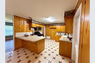 105 Calloway, Hughes Springs, TX 75656 - Photo 15