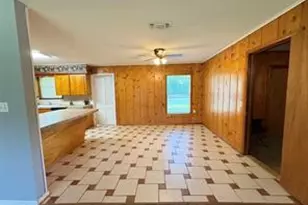 105 Calloway, Hughes Springs, TX 75656 - Photo 17