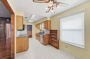 302 Apollo Rd, Garland, TX 75040 - Photo 9