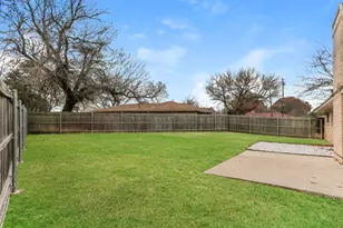 328 Bennett Cir, DeSoto, TX 75115 - Photo 15