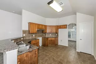 2926 Cowboy Dr, Dallas, TX 75237 - Photo 7