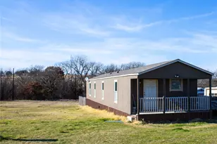 145 Firefly Dr, Springtown, TX 76082 - Photo 3