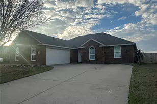 203 Shadow Bend Dr, Red Oak, TX 75154 - Photo 1