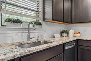 420 Huntingdon Dr, Irving, TX 75061 - Photo 15