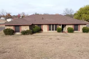 134 Hollie Dr, Red Oak, TX 75154 - Photo 1
