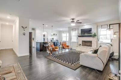 340 Sanger Drive, Springtown, TX 76082 - Photo 7